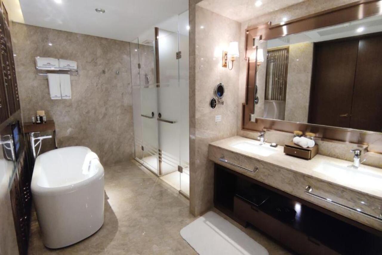 Howard Johnson Xiangyu Plaza Linyi Linyi  Exterior photo
