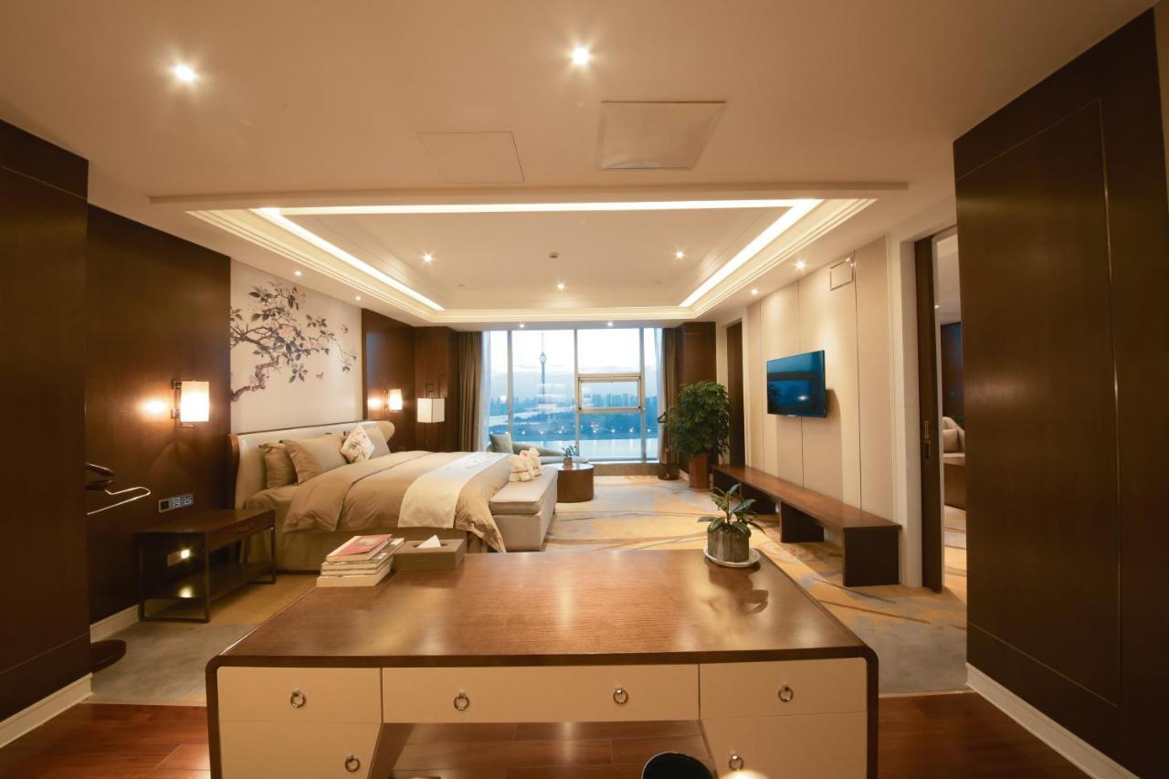 Howard Johnson Xiangyu Plaza Linyi Linyi  Exterior photo