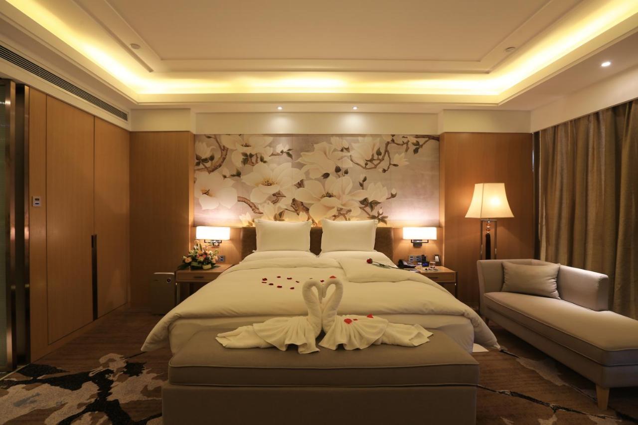 Howard Johnson Xiangyu Plaza Linyi Linyi  Exterior photo